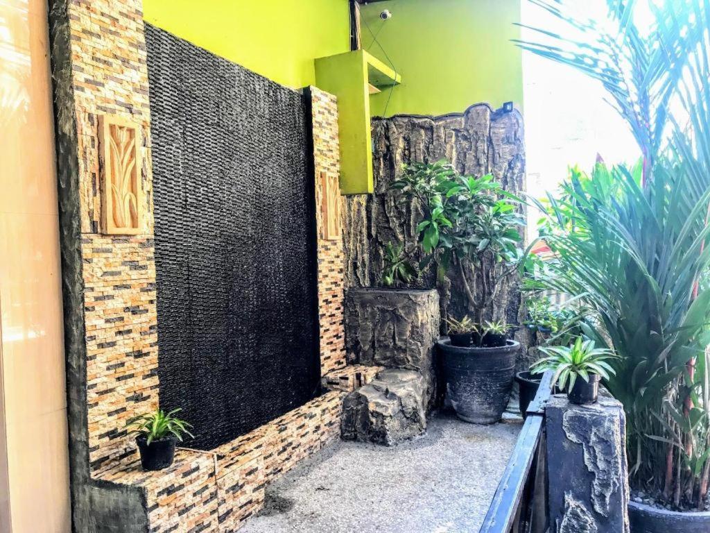 B Shaw Hotel Jakarta Exterior foto
